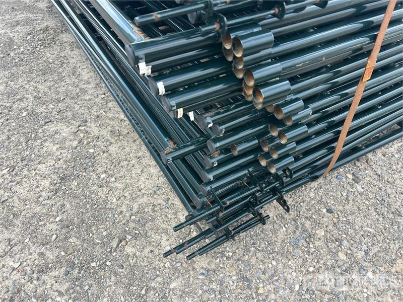 Quantity of (29) 9 ft 2 in x 5 ft Livestock Panel Overige veehouderijmachines