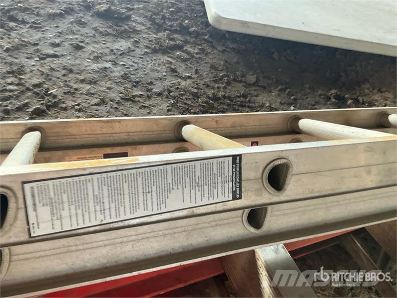  Quantity of (3) 11', 8', 6' Ladder Drugi deli