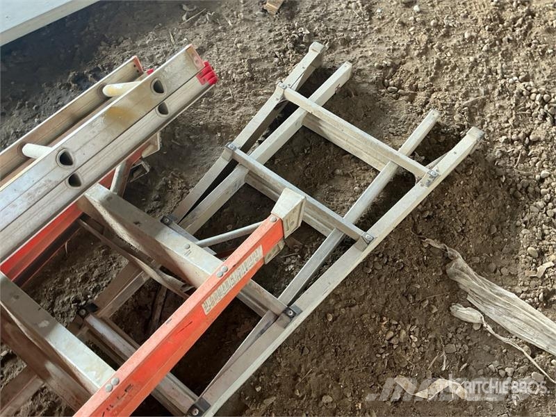  Quantity of (3) 11', 8', 6' Ladder Drugi deli