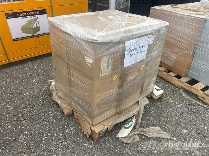  Quantity of (3) 30 x 30 Square Metal Panels Andre komponenter
