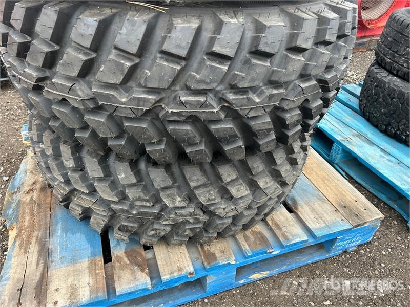  Quantity of (3) 340/80R18 Tires الإطارات والعجلات والحافات