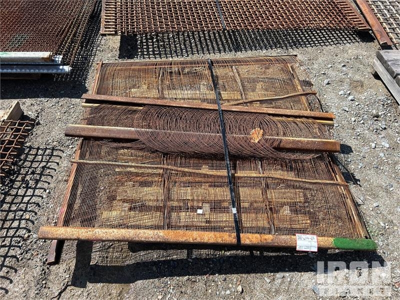 Quantity of (3) 61 in width x 59 in long Harp Scre Строителство - Други