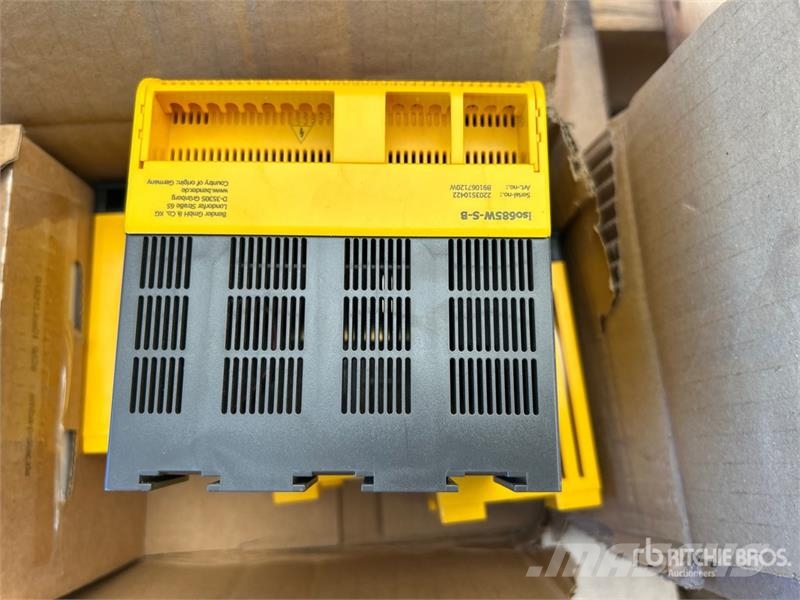 Quantity of (3) Bender B98018006 AGH150W-4 Couplin Drugi deli