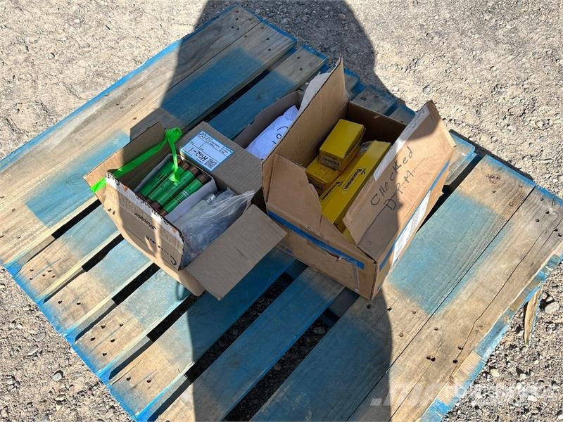 Quantity of (3) Bussmann / Fusetron BUS-FRS-R-200 Drugi deli