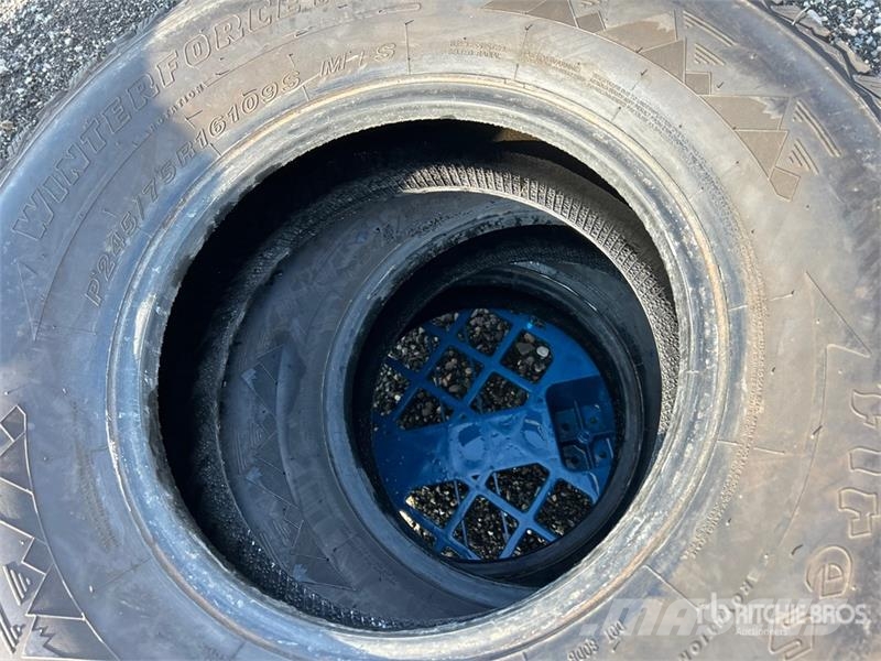  Quantity of (3) Firestone P245/75R16 Tires Riepas, riteņi un diski