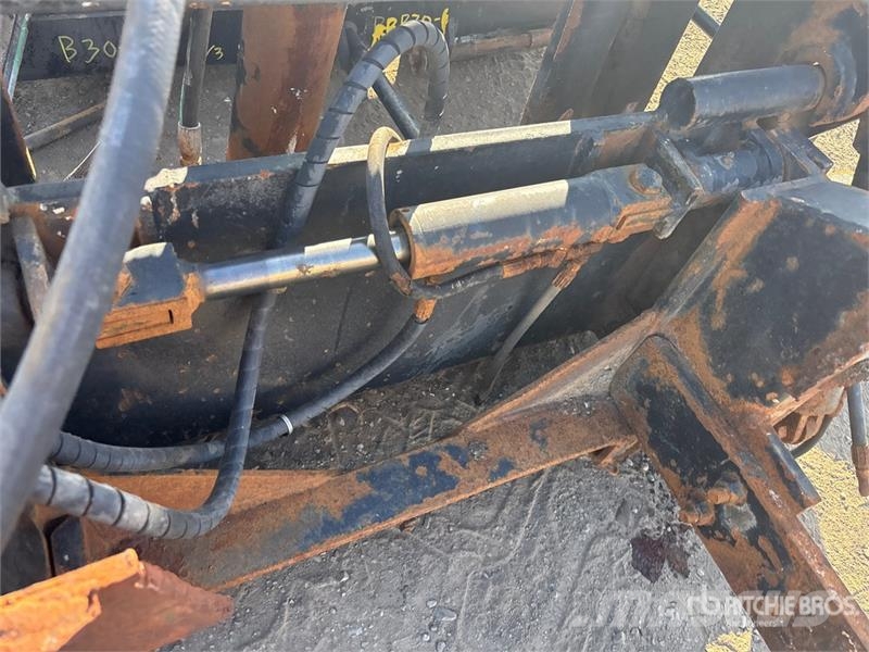 Quantity of (3) Front Harnesses Коммерческий транспорт - Другие