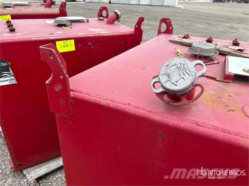 Quantity of (3) Guardian 300 gal Steel Diesel Fuel Üzemanyag- és adaléktartályok