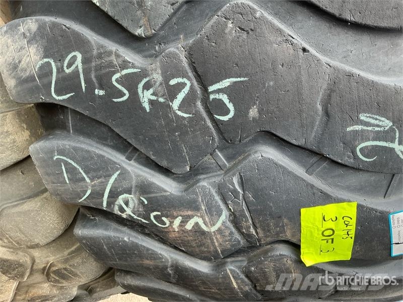 Quantity of (3) Miscellaneous Tires Gume, kotači i naplatci