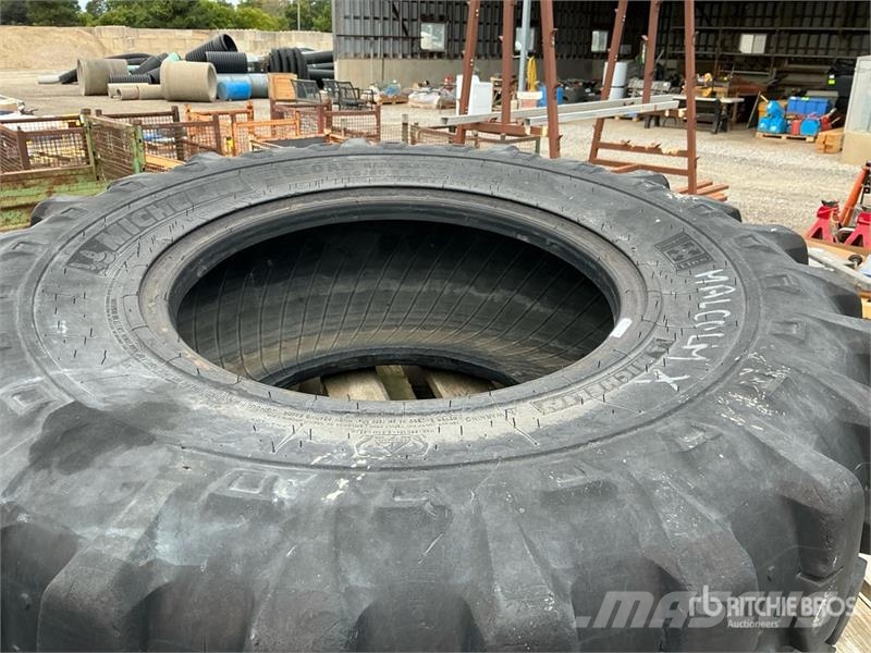 Quantity of (3) Miscellaneous Tires Gume, kotači i naplatci