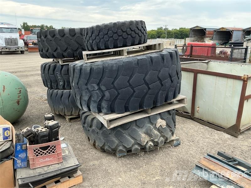 Quantity of (3) Miscellaneous Tires Gume, kotači i naplatci