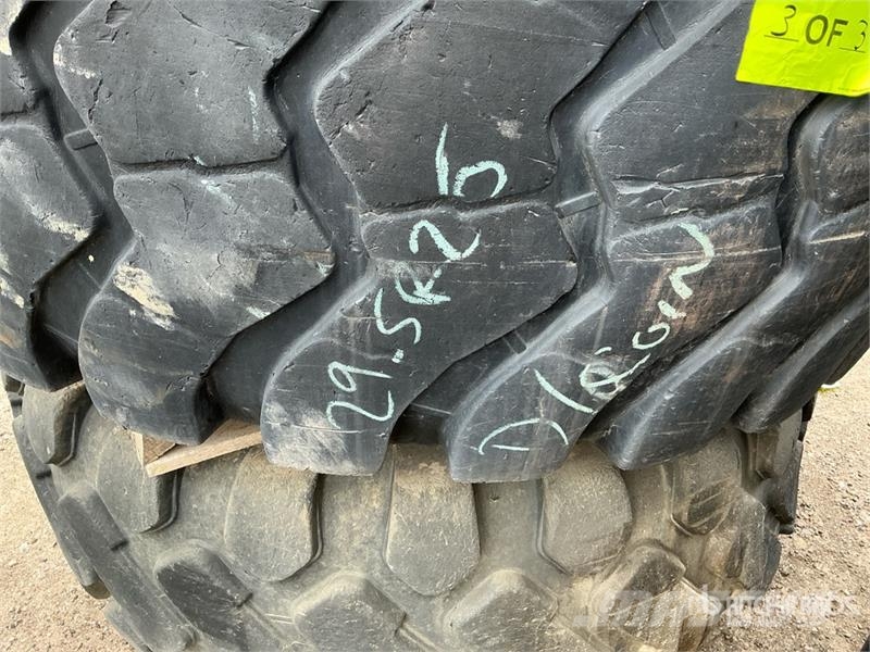 Quantity of (3) Miscellaneous Tires Gume, kotači i naplatci