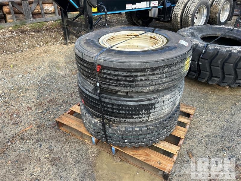 Quantity of (3) Mixed 11R22.5 Tires Tyres, wheels and rims
