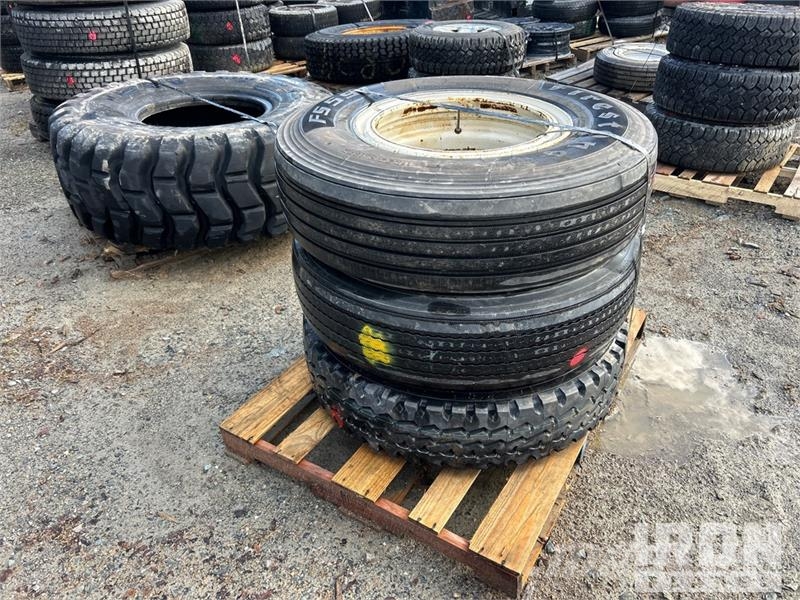 Quantity of (3) Mixed 11R22.5 Tires Tyres, wheels and rims