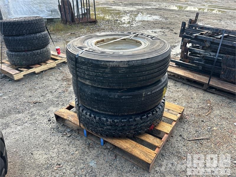 Quantity of (3) Mixed 11R22.5 Tires Tyres, wheels and rims