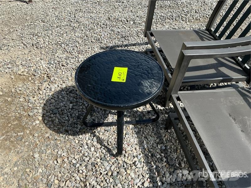 Quantity of (3) Outdoor Chairs Drugi deli