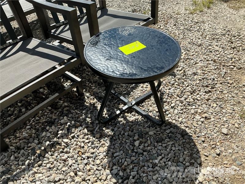 Quantity of (3) Outdoor Chairs Drugi deli
