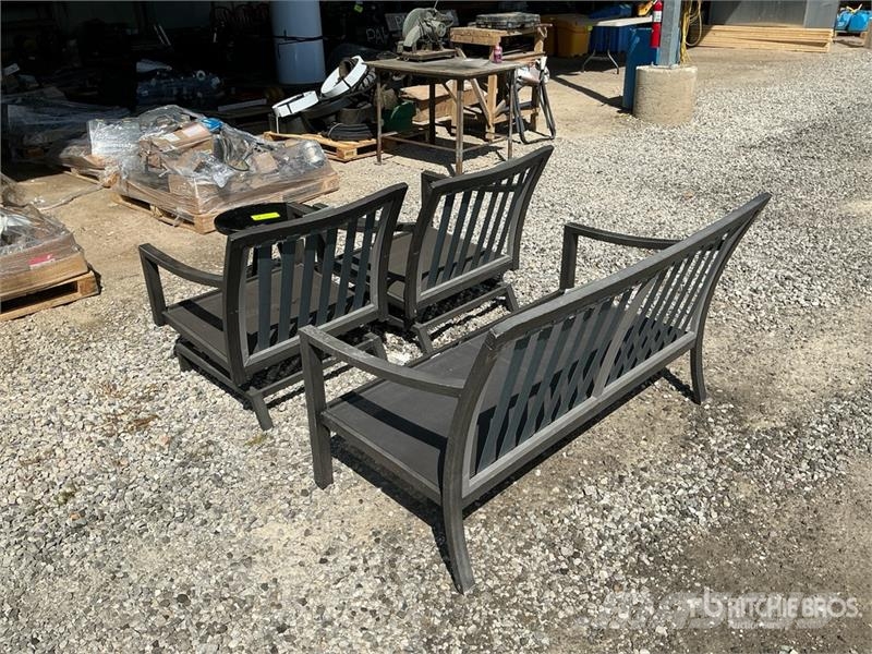 Quantity of (3) Outdoor Chairs Drugi deli