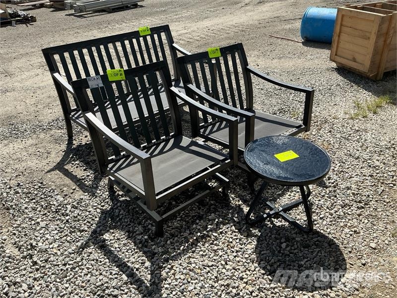 Quantity of (3) Outdoor Chairs Drugi deli