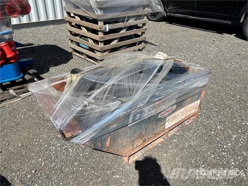 Quantity of (3) Pallets of Delineator Traffic Cand Ostale kargo komponente