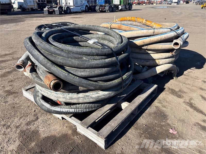  Quantity of (3) Pallets of Hose Otros componentes