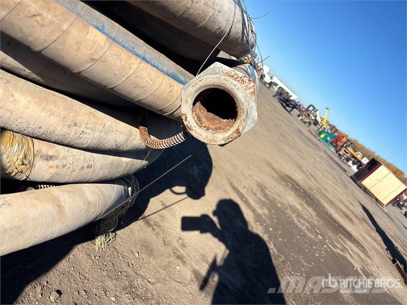  Quantity of (3) Pallets of Hose Otros componentes