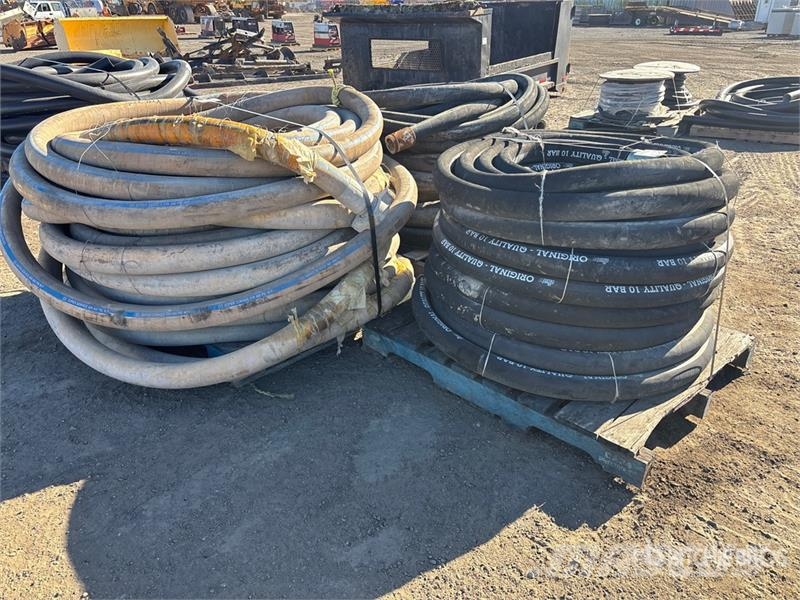  Quantity of (3) Pallets of Hose Otros componentes