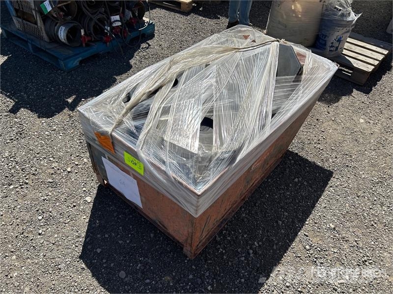 Quantity of (3) Pallets of Delineator Traffic Cand Ostale kargo komponente