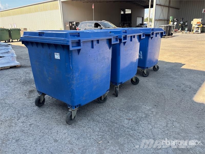  Quantity of (3) Plastic Bin Drugi deli