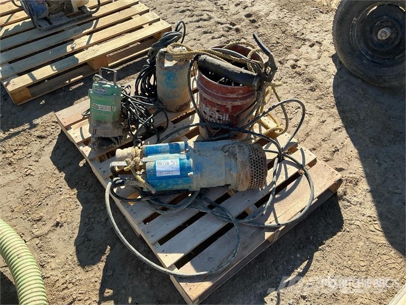 Quantity of (3) Submersible Water Pump Vízpumpák