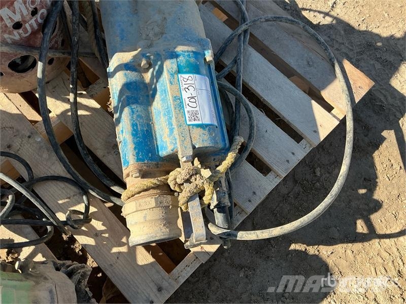 Quantity of (3) Submersible Water Pump Vízpumpák
