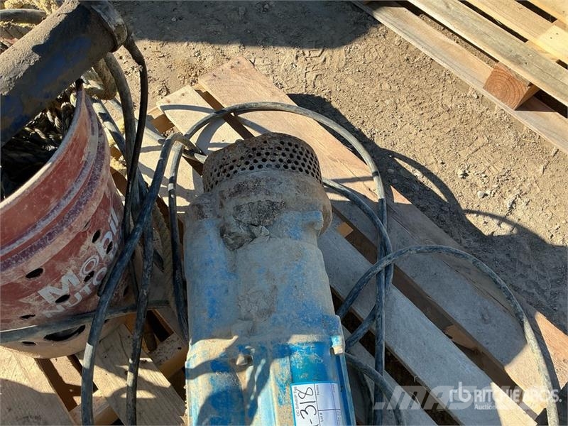 Quantity of (3) Submersible Water Pump Vízpumpák