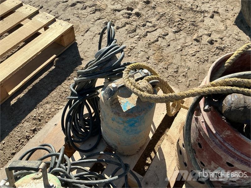 Quantity of (3) Submersible Water Pump Vízpumpák