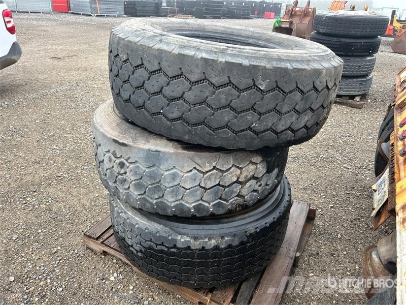 Quantity of (3) Tires Tyres, wheels and rims