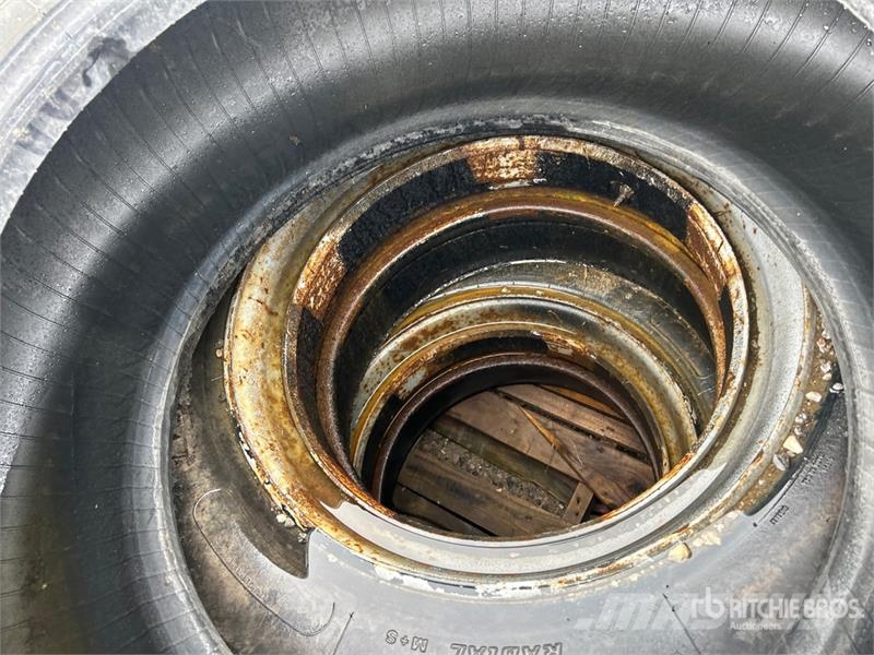 Quantity of (3) Tires Tyres, wheels and rims