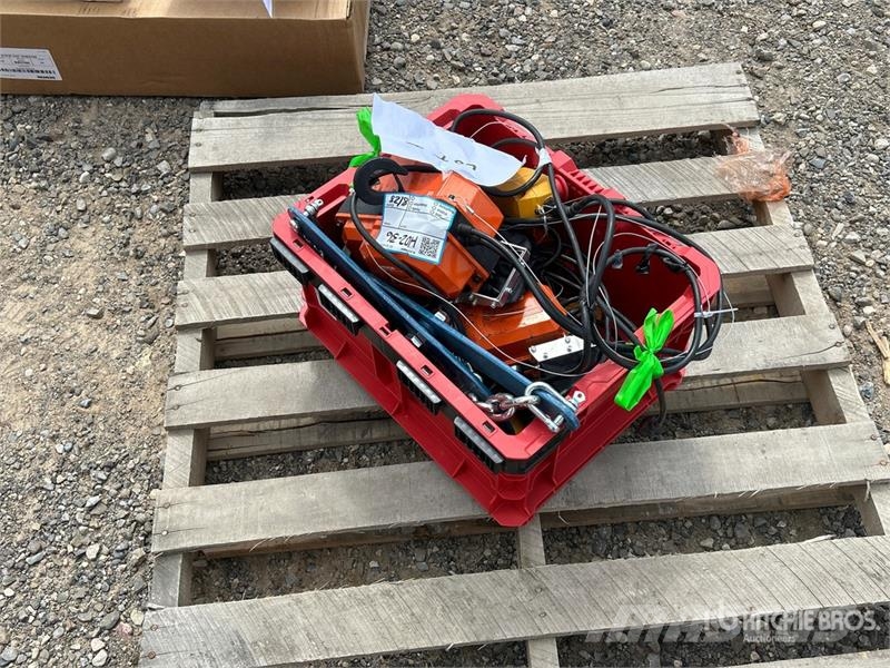 Quantity of (3) Vevor Electric Chain Hoists Materi Cabrestantes, montacargas y elevadores de materiales