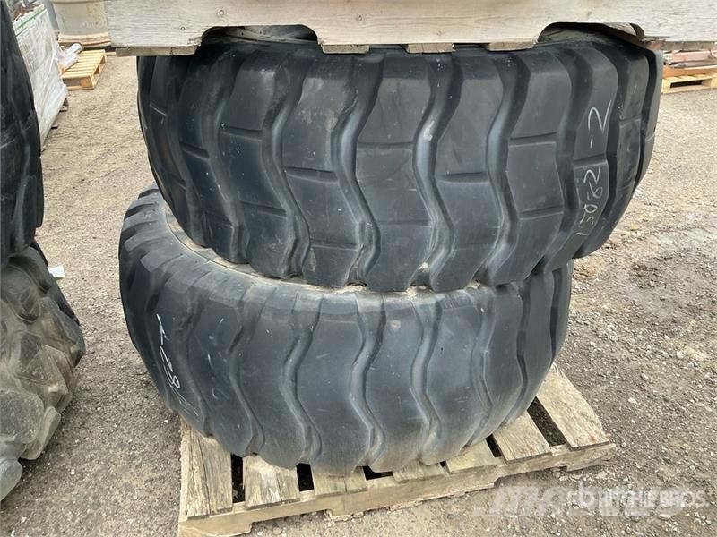 Quantity of (3) Wheel Loader Tires Gume, kotači i naplatci