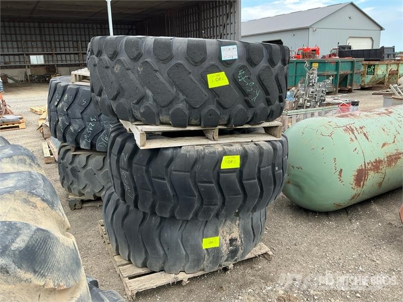 Quantity of (3) Wheel Loader Tires Gume, kotači i naplatci