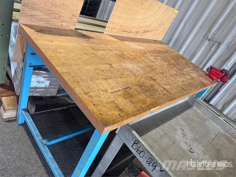  Quantity of (3) Workbench مكونات أخرى