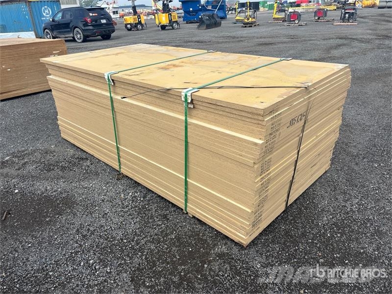  Quantity of (30) 1 1/8" 4x8 HDO G2S with Smooth Ov Drugi deli