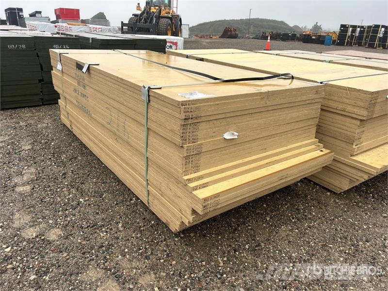 Quantity of (30) 4 ft x 8 ft 6 in 1 1/8 in HDO G2S Drugi deli