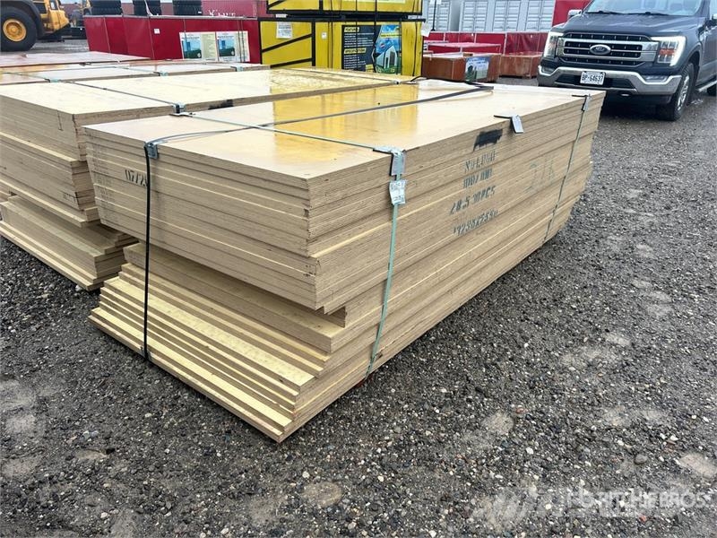 Quantity of (30) 4 ft x 8 ft 6 in 1 1/8 in HDO G2S Drugi deli