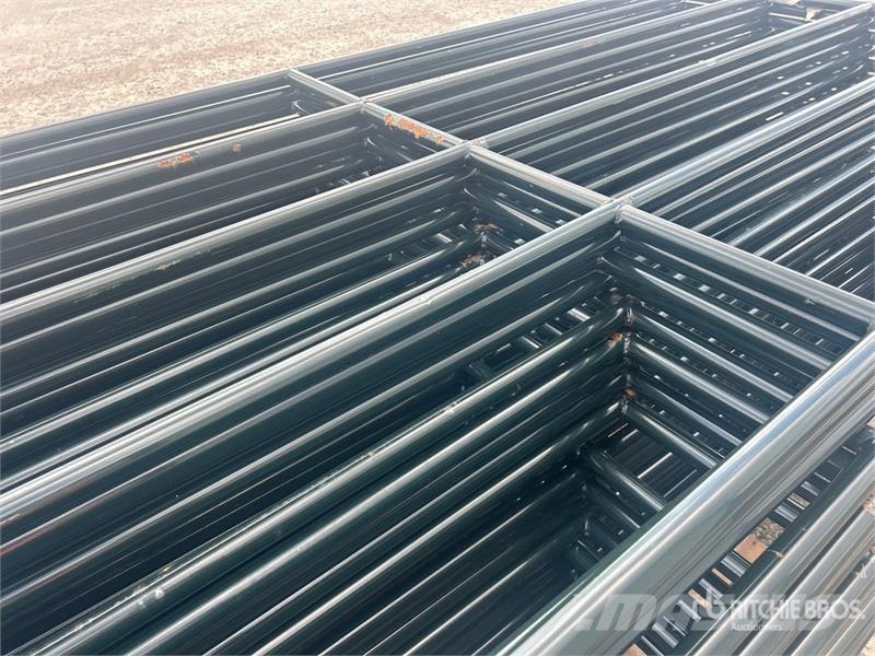Quantity of (31) 5 ft x 9 ft 2 in Livestock Panel Overige veehouderijmachines
