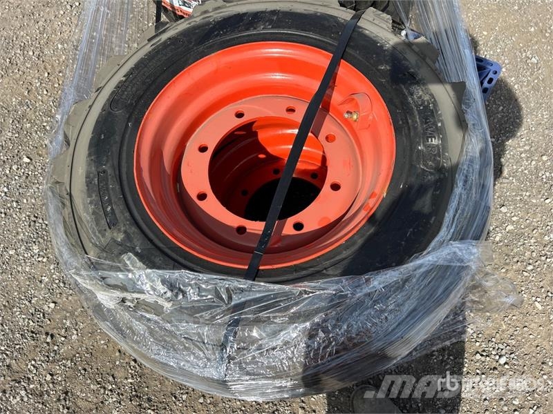 Quantity of (4) 12-16.5 NHS Skid Steer Tires (Unus Gume, točkovi i felne