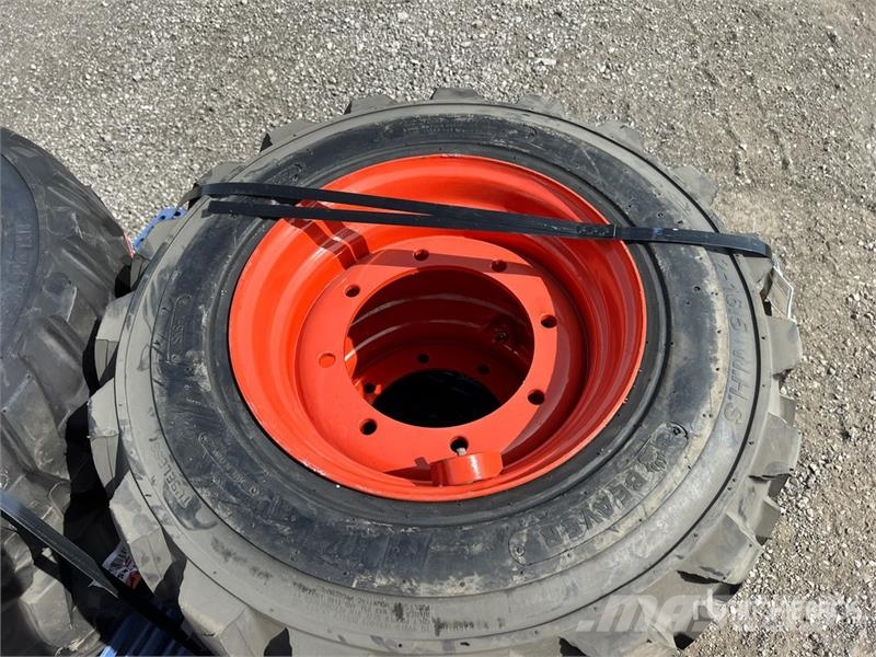 Quantity of (4) 12-16.5 NHS Skid Steer Tires (Unus Gume, točkovi i felne