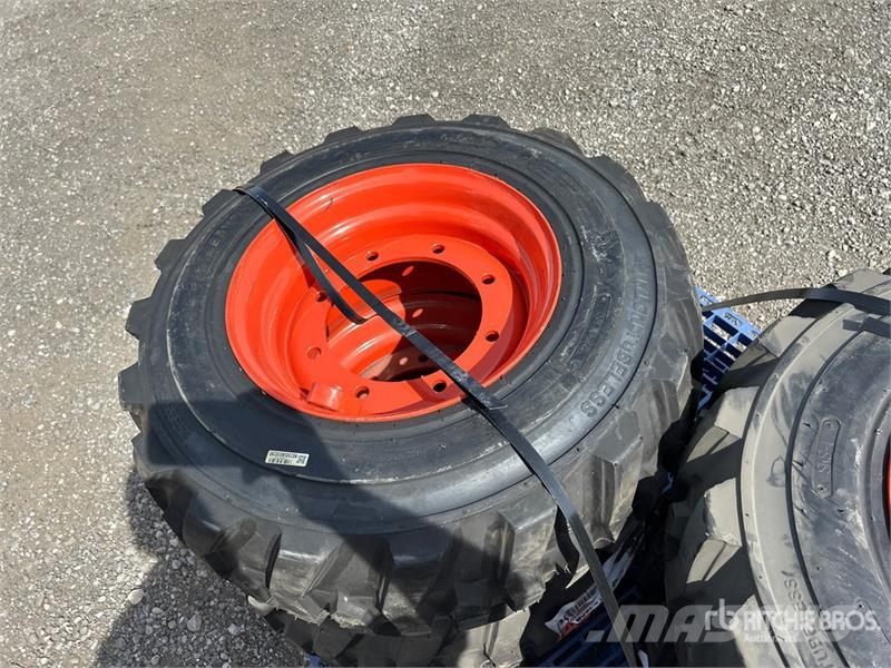 Quantity of (4) 12-16.5 NHS Skid Steer Tires (Unus Gume, točkovi i felne