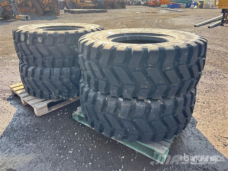 Quantity of (4) 17.5R25 Tires - Fits Wheel Loader Opony, koła i felgi