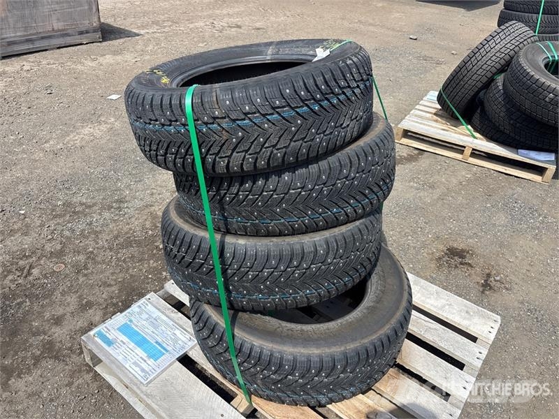 Quantity of (4) 245/65R17 Tires Riepas, riteņi un diski