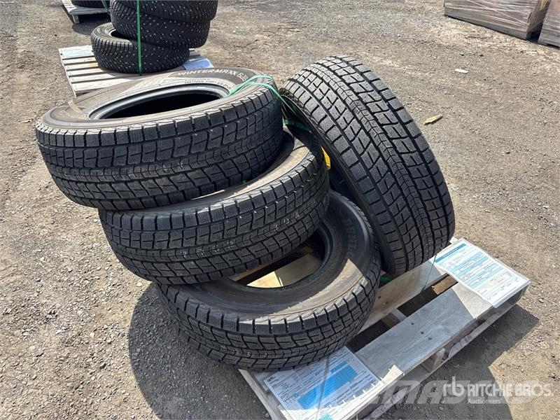 Quantity of (4) 265/70R16 Tires Riepas, riteņi un diski
