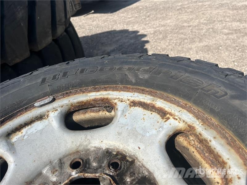 Quantity of (4) 265/70R17 BF Goodrich KO2 Snow Tir Tyres, wheels and rims