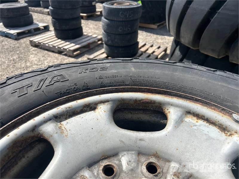Quantity of (4) 265/70R17 BF Goodrich KO2 Snow Tir Tyres, wheels and rims